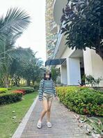 婶婶39岁我27岁，叔叔长年在外地，好想操婶婶的骚逼啊，你们说有机会吗？2