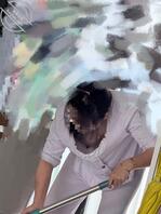 给你们看看小姨子的胸