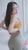 性感小妈  迷人眼  瑜伽健身偷拍   特别听话1