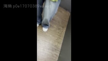 329. 车库操姐姐，红内裤拨开直接插