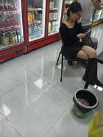 超市老板娘，我觉得挺好看的，你们觉得呢？0