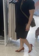 抄底高跟少妇 老公就在旁边可惜这能拍成这样