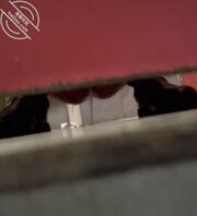 厕拍t模杨娜&别以为你穿条运动短裤我就抄不了底！0