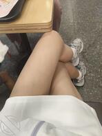 女大逛街 餐厅偷偷露出 感觉有人偷看我呢0