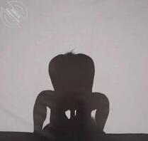 偷拍邻居嫂子的嫂逼。2