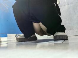 厕所拍b合集，都是女大，把你们厕拍的女大女高也发在评论区吧，交流吧