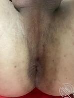 绿帽们把你们的骚逼老婆贡献出来给我舔屁眼。