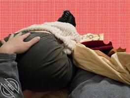 00后女友拿我肉棒练挂挡，冒死偷拍