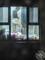 偷拍对面邻居，看看这内裤够不够骚2