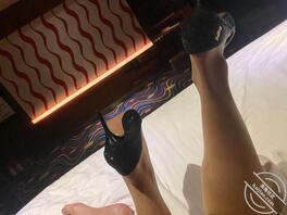 你老婆高跟鞋真好看