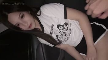 在大学约了一个大学生，宾馆开房和她逼操的值喷水