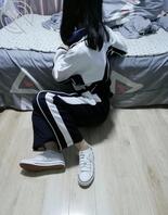 有老哥能让女孩去拍校服妹尿尿吗1