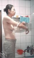 浴室偷拍老熟妇