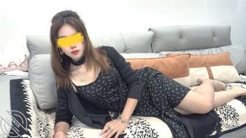 正义原创:拿下超嫩的前台妹,绝美粉鲍太顶了,光看私处就能让你硬起来的极品1