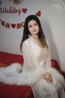  分享结婚护士母狗，分享换衣服裸体照片，喜欢想玩的进来评论2
