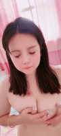 【雨哥91】骚娘们对着我就是发骚，白白的大屁股粉粉的小骚逼勾引我
