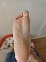 老婆的骚嫩美脚，大家喜欢不喜欢1