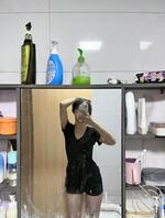 网上认识的反差大学生，身材好还骚 山东的找人一起操。