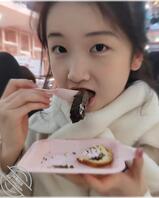 反差小萝莉，18岁高中生，已成年1