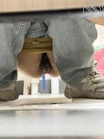 女厕偷拍  少妇骚逼 背影图2