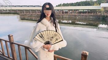 【多视角原创】大姐禁欲半个月,吃了两下鸡巴嫩逼就开始拉丝,水都滴到脚上了0