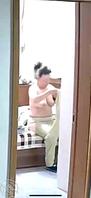 偷拍丈母娘岳母换衣服2