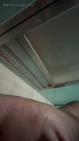 偷拍白虎妈妈洗澡