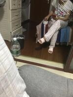 那天都是粘着妈妈