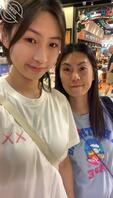母女，评价一下，谁比较骚，有想干的吗？（真的已成年求通過