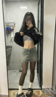 听话黑丝女大学生镜前脱衣自拍1
