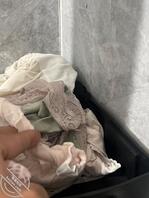 射在人妻洗干净的内裤上，让她裹着精液穿0