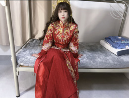 【真实乱伦】舅妈忙洞房造电话查岗 尿我一嘴 秀禾服舅妈洞房小舅打电话潮崔1