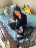 小姨干什么啊，在沙发上坐的好骚2