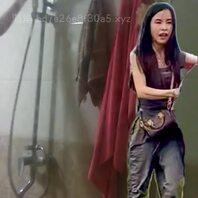 不偷拍你洗澡真不懂原来你乳房这么大这么翘