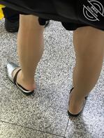 地铁母狗抄底