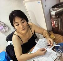 偷拍真空上阵的88年东北肥猪大嫂费喜静！肥臀巨乳哺乳期老母狗，求海友指点0