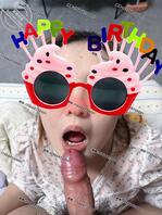 【骚逼口爆】骚妻吃鸡巴第一视角，跪在我面前，仰望着吃着我的大鸡巴0