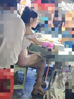 超短裙，没穿内裤2