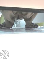 原创厕拍露脸，美丽的小姐姐没想到逼毛这么长！反差的感觉！0