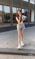 表妹的最近，眼看着成熟了，腿长