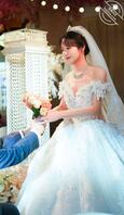 网友出卖老婆草逼视频 附带结婚照 0