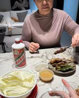 把老妈灌醉了，终于完成了一次强奸，他最后老妈的被我干沦陷，超值32分钟0