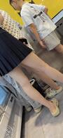 偷拍黑短裙妹子