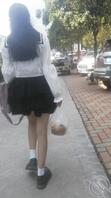 偷拍女同学的大长腿