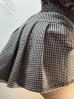 骚逼小母狗游乐场厕所内自拍，露胸扒逼自慰