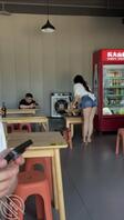 在饭店吃饭，认识的老板娘，日起非常舒服，还是很紧的2