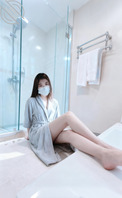 你的骚母狗老婆洗澡露出0
