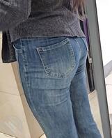 牛仔肉臀！顶级饱满