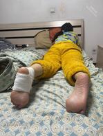 绿母儿子偷拍妈妈骚脚底1