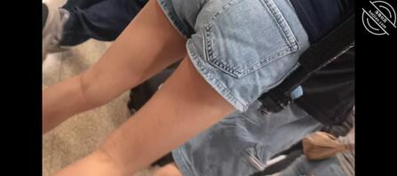 偷拍短裤美腿0